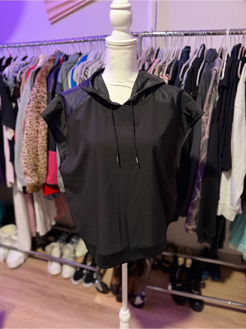 Avia Black Sleeveless Hooded Pullover Top